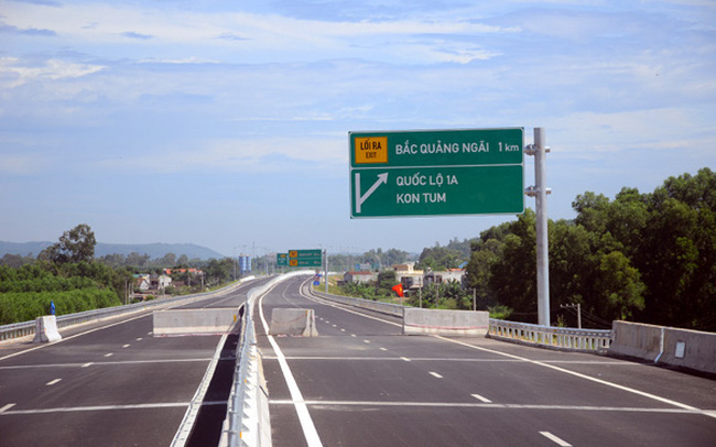 Tại Quảng Ngãi sẽ khởi công mới 2 dự án gồm: cao tốc Bắc - Nam đoạn Quảng Ngãi - Hoài Nhơn và cải tạo, nâng cấp đường sắt đoạn Vinh - Nha Trang.