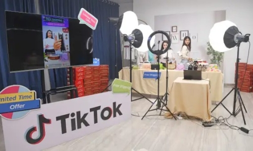 Amazon, TikTok và YouTube đặt cược vào mua sắm livestream