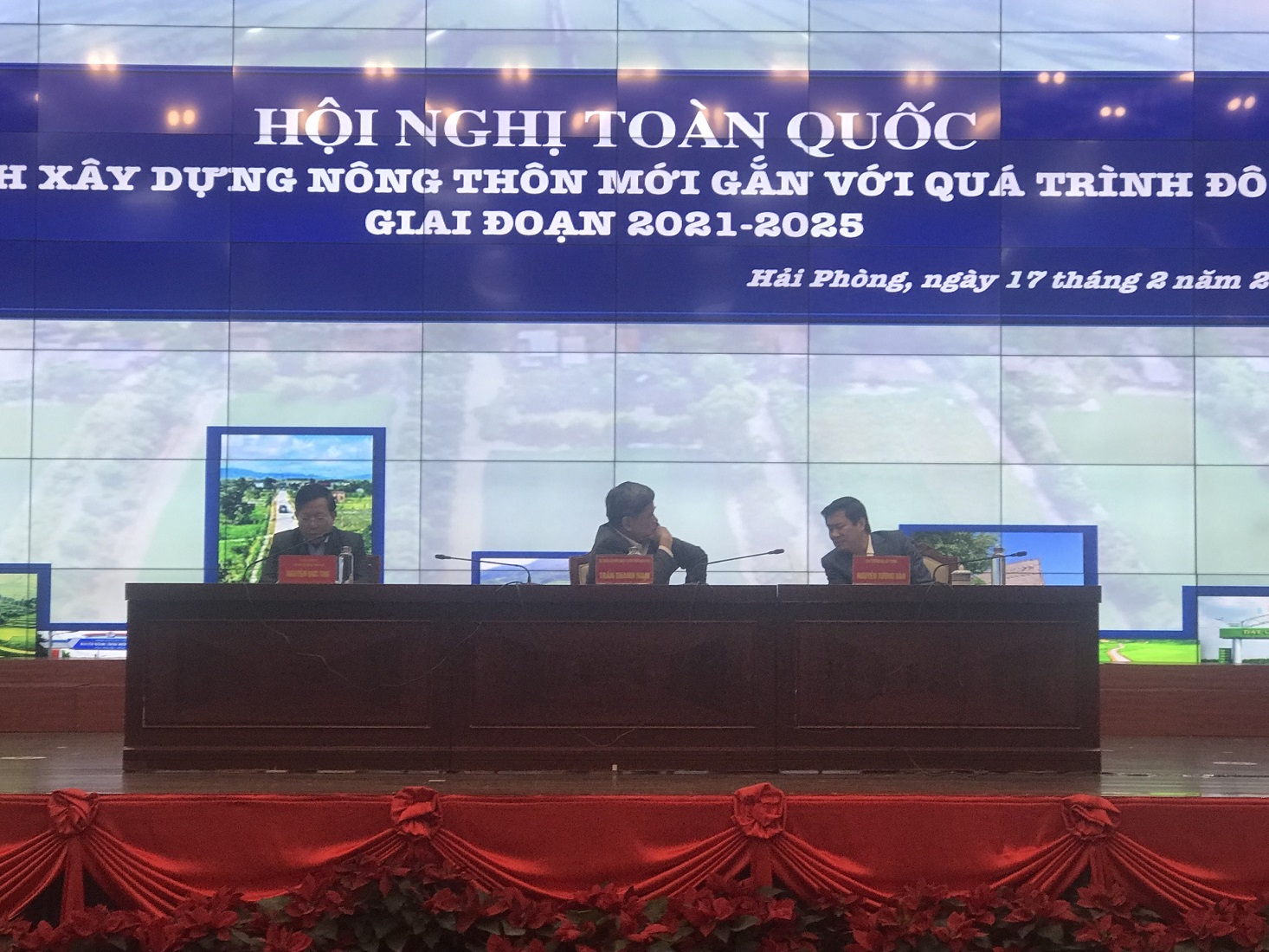 Hội nghị to&agrave;n quốc về &ldquo;Quy hoạch x&acirc;y dựng n&ocirc;ng th&ocirc;n mới gắn với qu&aacute; tr&igrave;nh đ&ocirc; thị h&oacute;a&rdquo;.