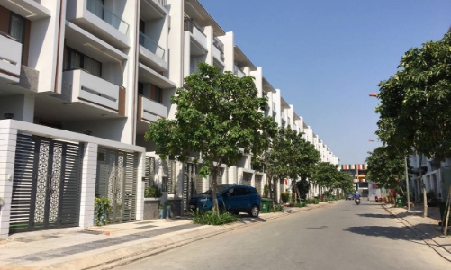 Biệt thự và nhà liền kề vẫn khó giảm giá