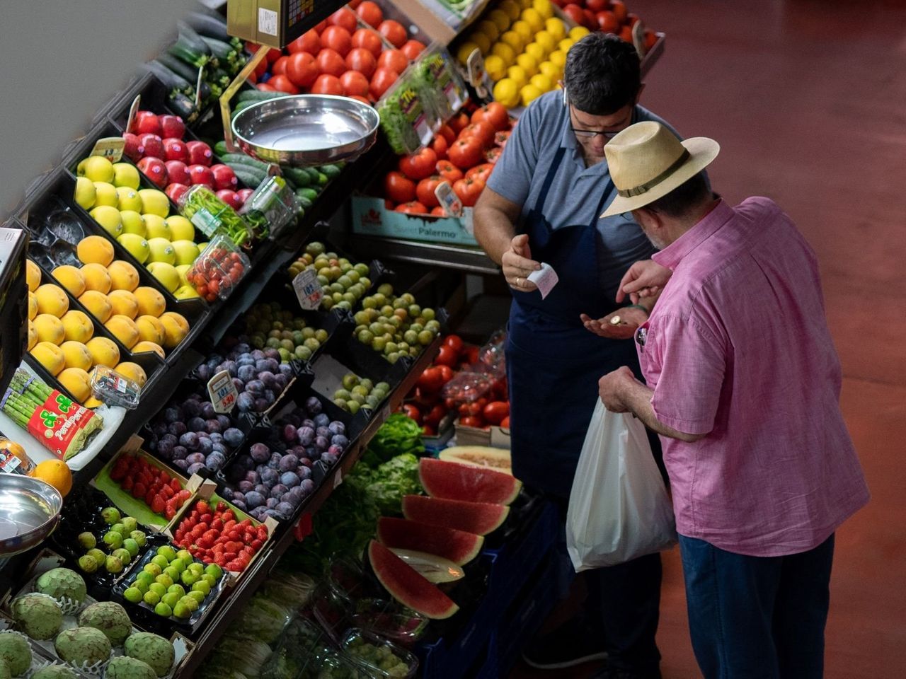 Th&aacute;ng trước, Quỹ Tiền tệ Quốc tế (IMF) đ&atilde; n&acirc;ng dự b&aacute;o tăng trưởng kinh tế to&agrave;n cầu năm nay l&ecirc;n 2,9%, từ mức dự b&aacute;o 2,7% đưa ra hồi th&aacute;ng 10 năm ngo&aacute;i - Ảnh: Getty Images