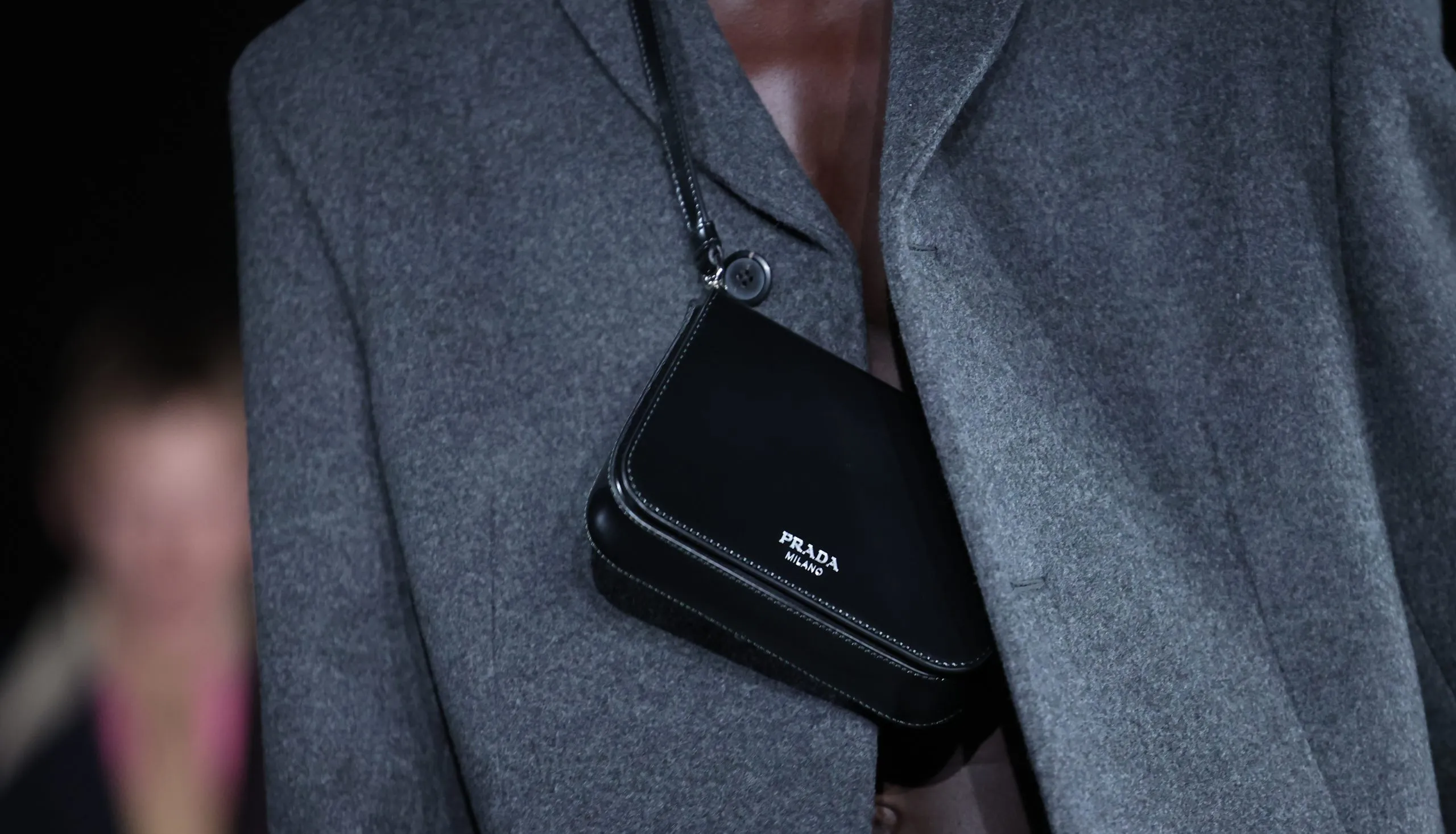 Kh&aacute;ch h&agrave;ng đ&atilde; kh&ocirc;ng c&ograve;n qu&aacute; mặn m&agrave; với phong c&aacute;ch maximalism, thay v&agrave;o đ&oacute; sự đơn giản sẽ l&ecirc;n ng&ocirc;i.