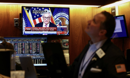 Chứng khoán Mỹ lại trượt dốc sau tin từ Fed, giá dầu “bốc hơi” 3%