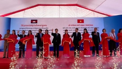 Vietnam-Cambodia border gate opens in An Giang
