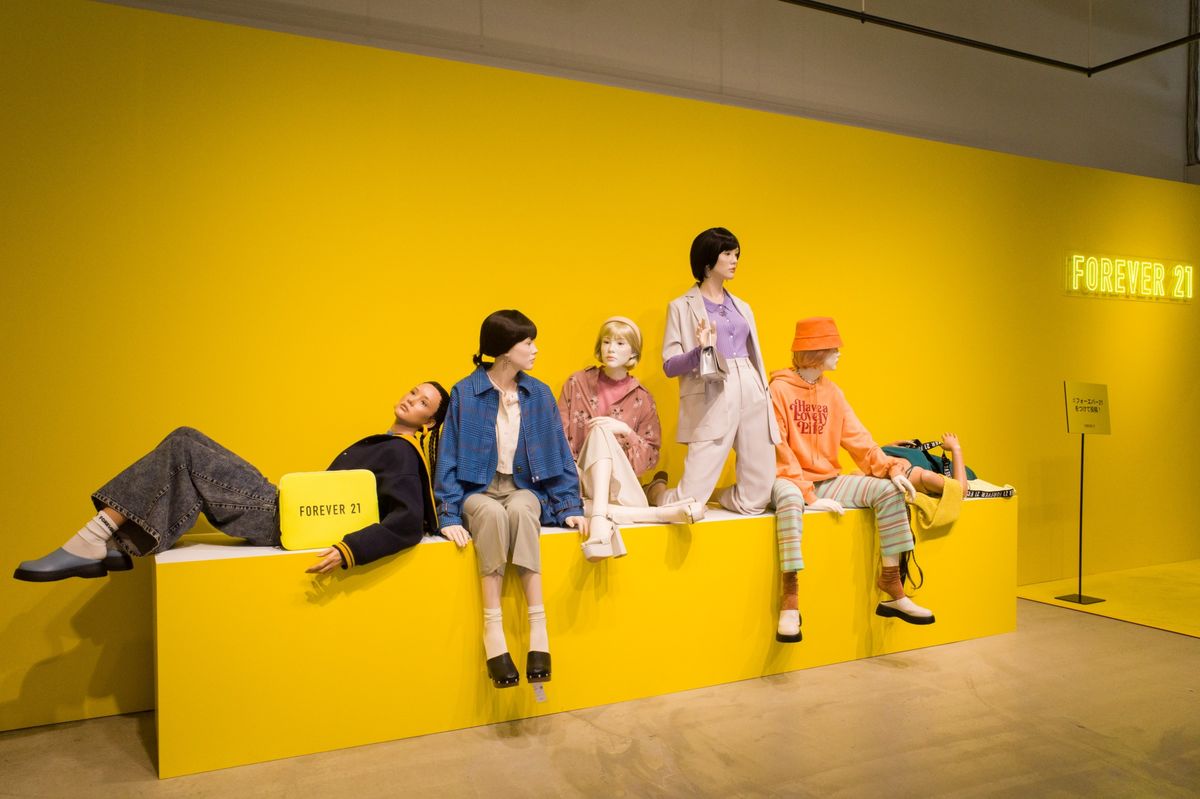 Hiện tại,&nbsp;80% bộ sưu tập mới của Forever 21 tại Nhật Bản được b&aacute;n với mức gi&aacute; trung b&igrave;nh khoảng 4.000 Y&ecirc;n.&nbsp;