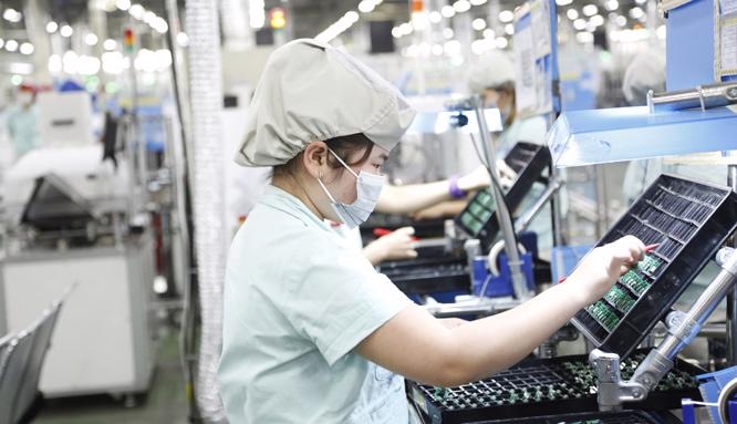 75% of workers affected by falling orders work at foreign companies