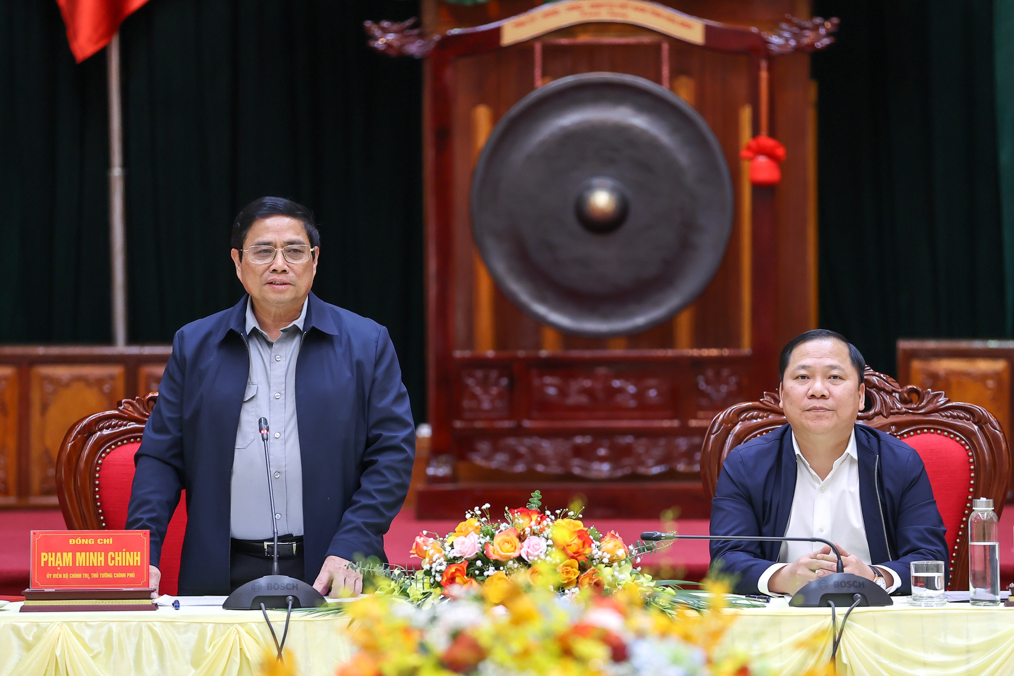 Thủ tướng nhấn mạnh&nbsp;H&ograve;a B&igrave;nh hội tụ đủ c&aacute;c điều kiện để trở th&agrave;nh địa phương ng&agrave;y c&agrave;ng ph&aacute;t triển, văn minh, gi&agrave;u đẹp - Ảnh: VGP