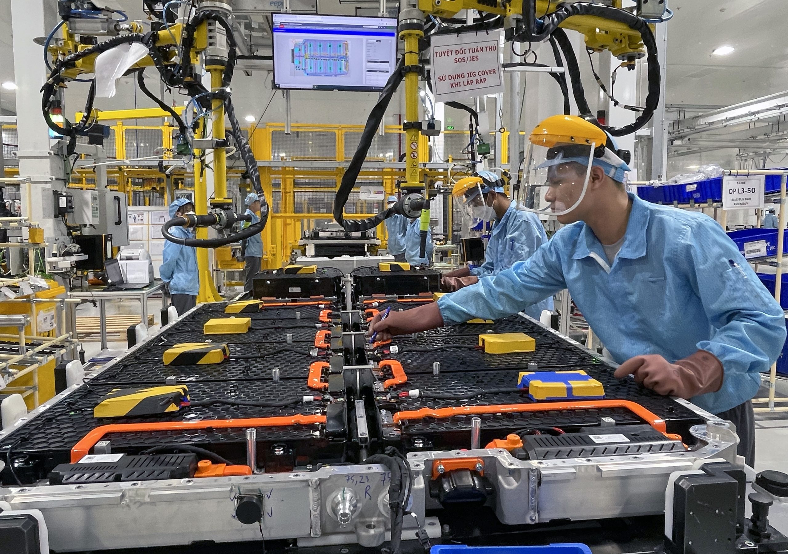 Tại Việt Nam, chiến lược Hợp tác đầu tư nước ngoài giai đoạn 2021 - 2030 đặt mục tiêu thu hút các dự án đầu tư nước ngoài sử dụng công nghệ cao...