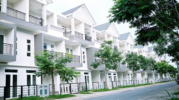 Giá cao, lãi suất cao làm “chùn tay” người mua nhà