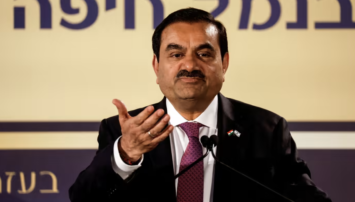 Tỷ phú Ấn Độ Gautam Adani - Ảnh: FT.