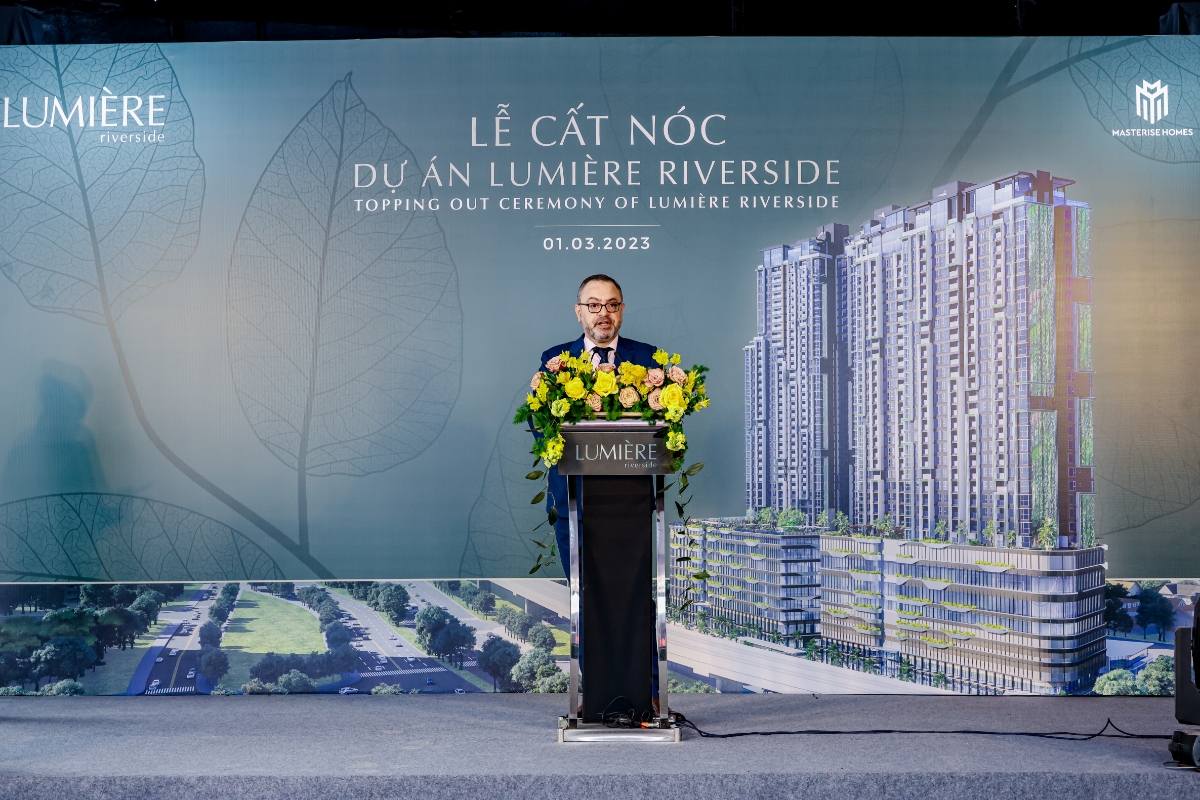 &Ocirc;ng Mahdi Samhouri - Ph&oacute; Gi&aacute;m đốc Khối Ph&aacute;t triển dự &aacute;n ki&ecirc;m Ph&oacute; Gi&aacute;m đốc Khối Thiết kế Masterise Homes ph&aacute;t biểu ch&agrave;o mừng tại lễ cất n&oacute;c.