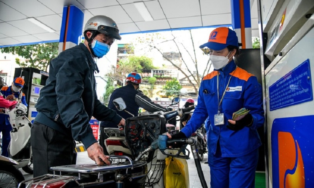 Giá xăng tăng nhẹ từ chiều ngày 3/4.