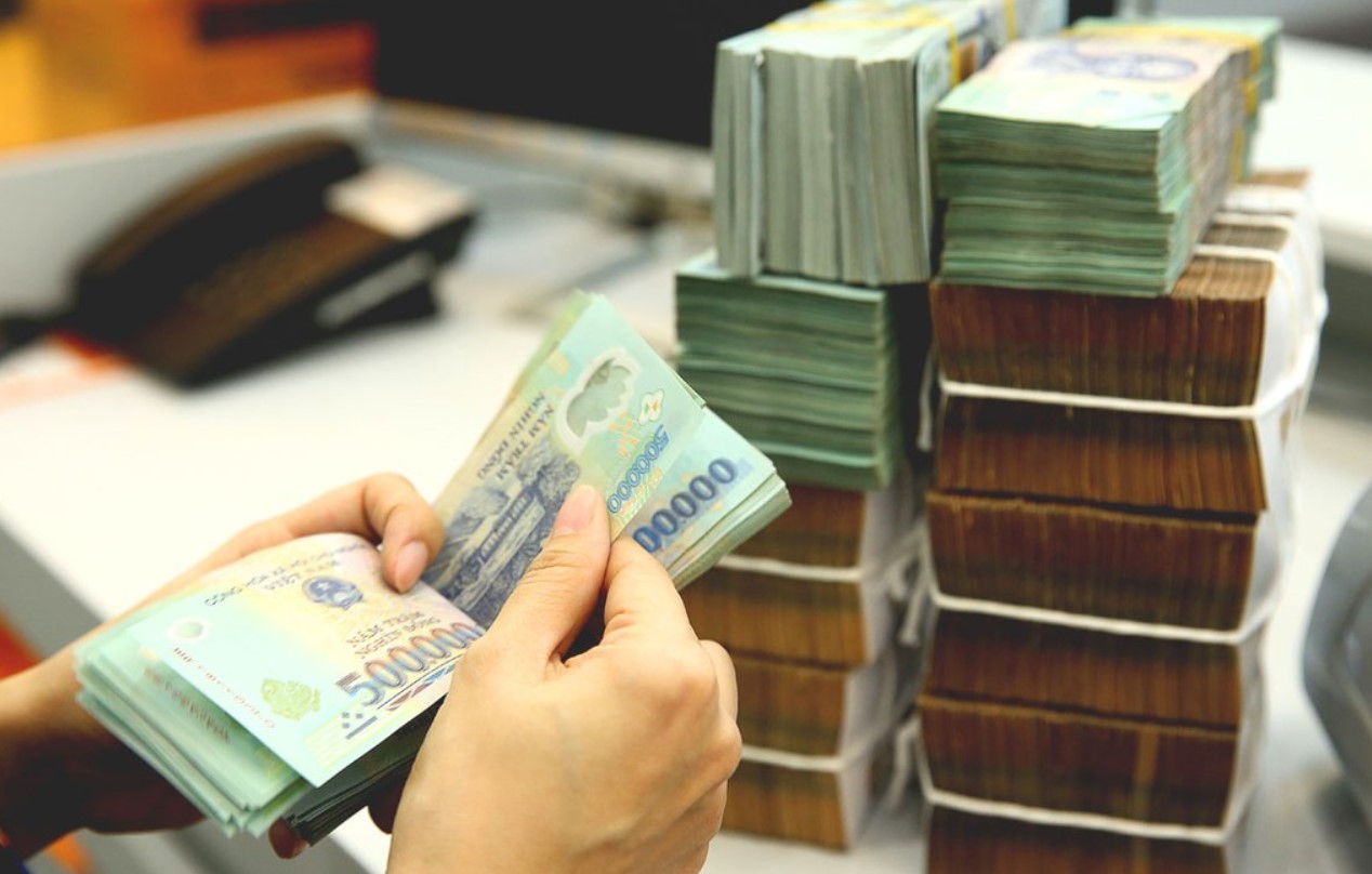 Nhiều ngân hàng cam kết cho doanh nghiệp trên địa bàn TP.HCM vay sản xuất kinh doanh với lãi suất ngắn hạn là 7%/năm, trung dài hạn là 10%/năm.