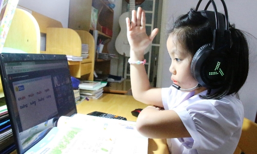 Đề xuất dừng chính sách cho học sinh, sinh viên vay vốn mua máy tính học trực tuyến