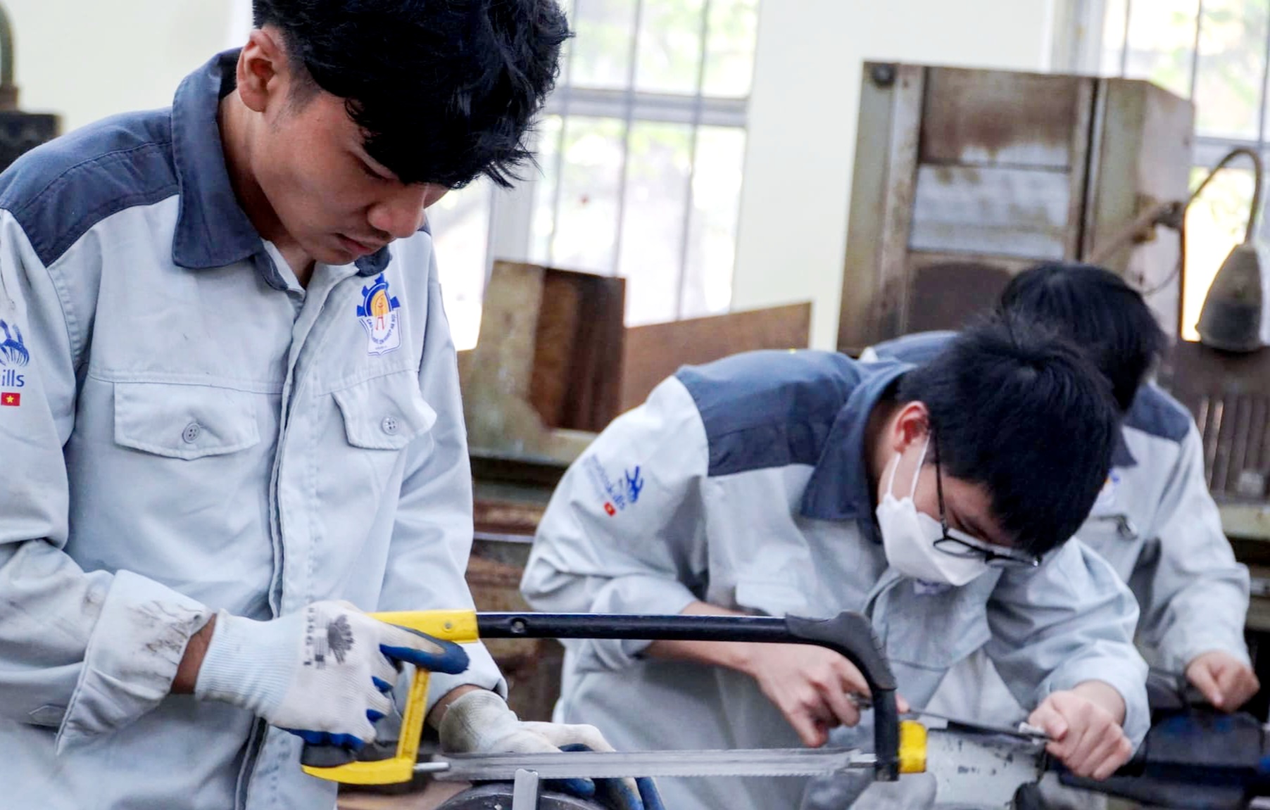 Sinh viên thực hành kỹ năng nghề. 