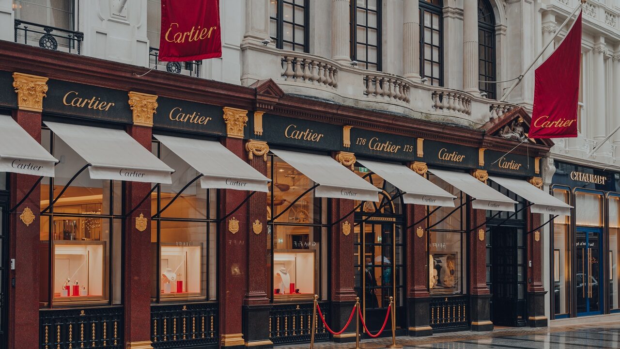 Tiffany và Cartier có thể bổ sung cho nhau và đưa tập đoàn LVMH lên vị thế hàng đầu của lĩnh vực trang sức cao cấp. 
