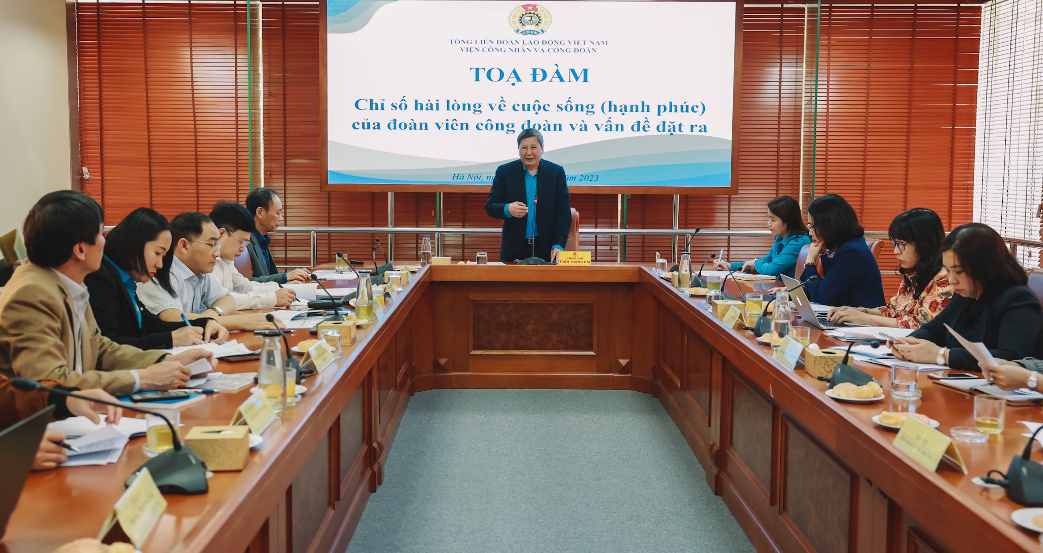 To&agrave;n cảnh tọa đ&agrave;m. Ảnh - Hải Nguyễn.&nbsp;&nbsp;