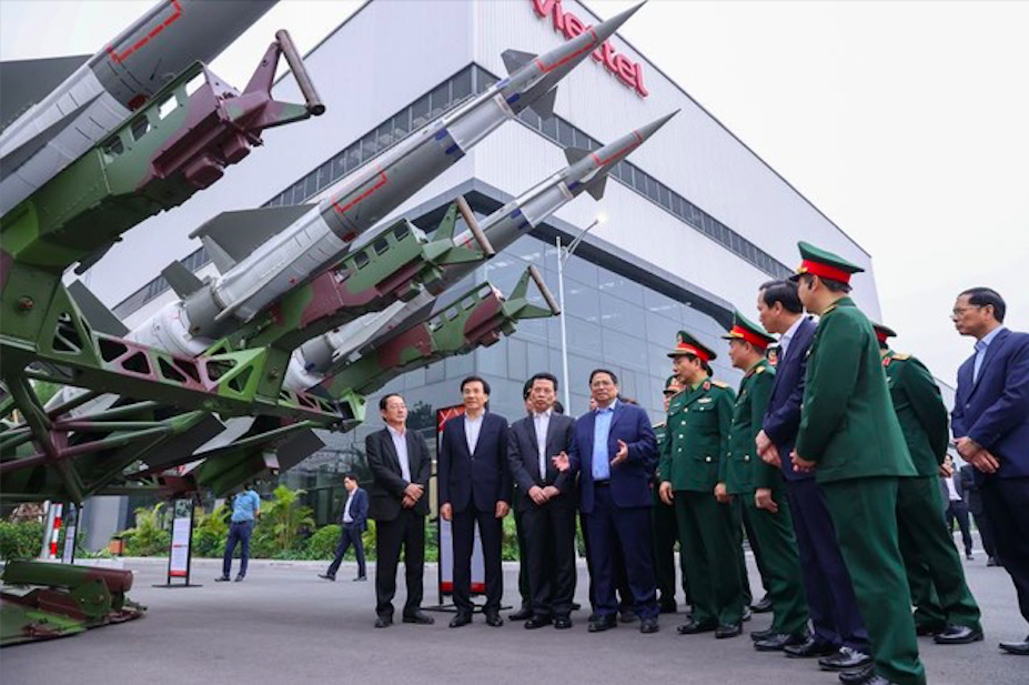 Viettel đã nghiên cứu, sản xuất hơn 50 chủng loại sản phẩm thuộc 10 ngành vũ khí trang bị kỹ thuật công nghệ cao để cung cấp cho quân đội - Ảnh: VGP