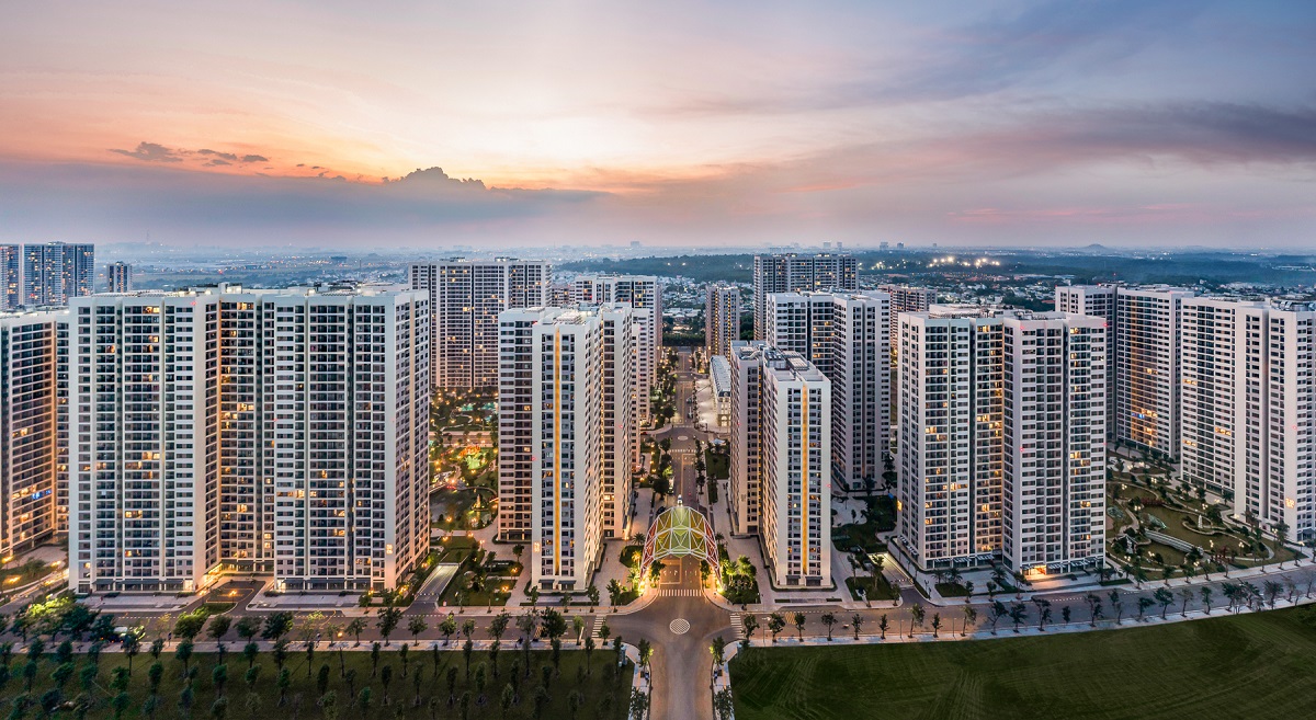 Đô thị hóa nhanh thúc đẩy nhu cầu nhà ở tăng cao tại các thành phố lớn.