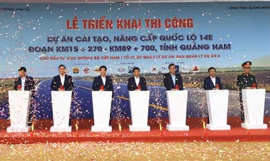 Lãnh dạo tỉnh Quảng Nam và Bộ Giao thông Vận tải thực hiện nghi lễ triển khai thi công Dự án cải tạo, nâng cấp Quốc lộ 14E đi qua tỉnh Quảng Nam.