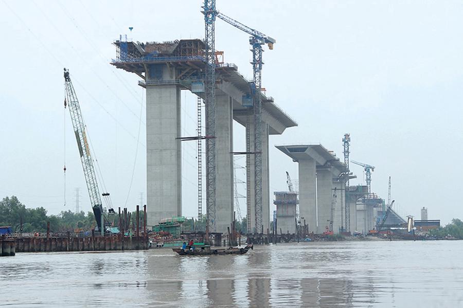 Cầu Bình Khánh, gói thầu J1 thuộc dự án cao tốc Bến Lức - Long Thành đến nay vẫn dang dở cùng dự án cao tốc đang dở dang.