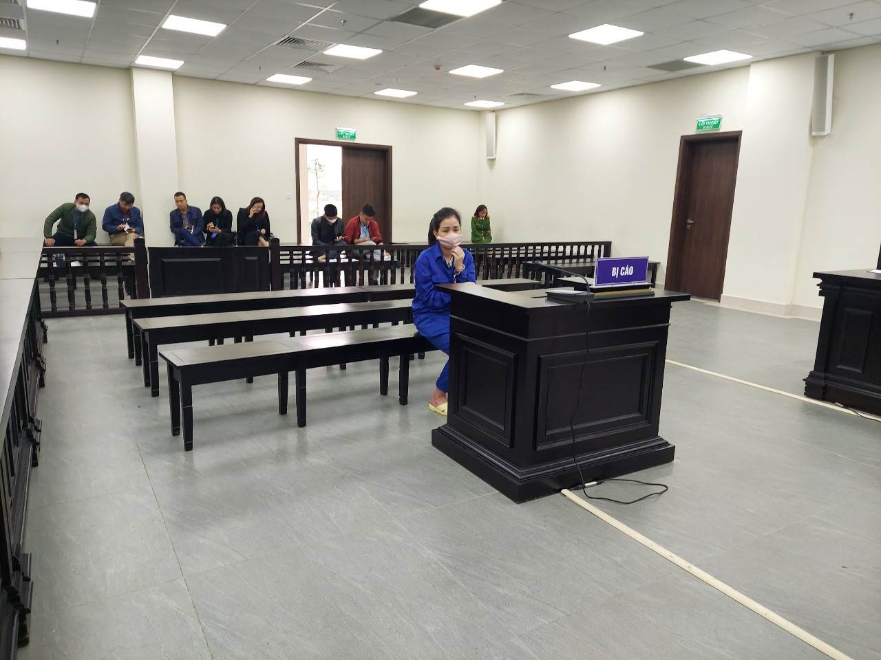 Lan tại tòa ngày 8/3.