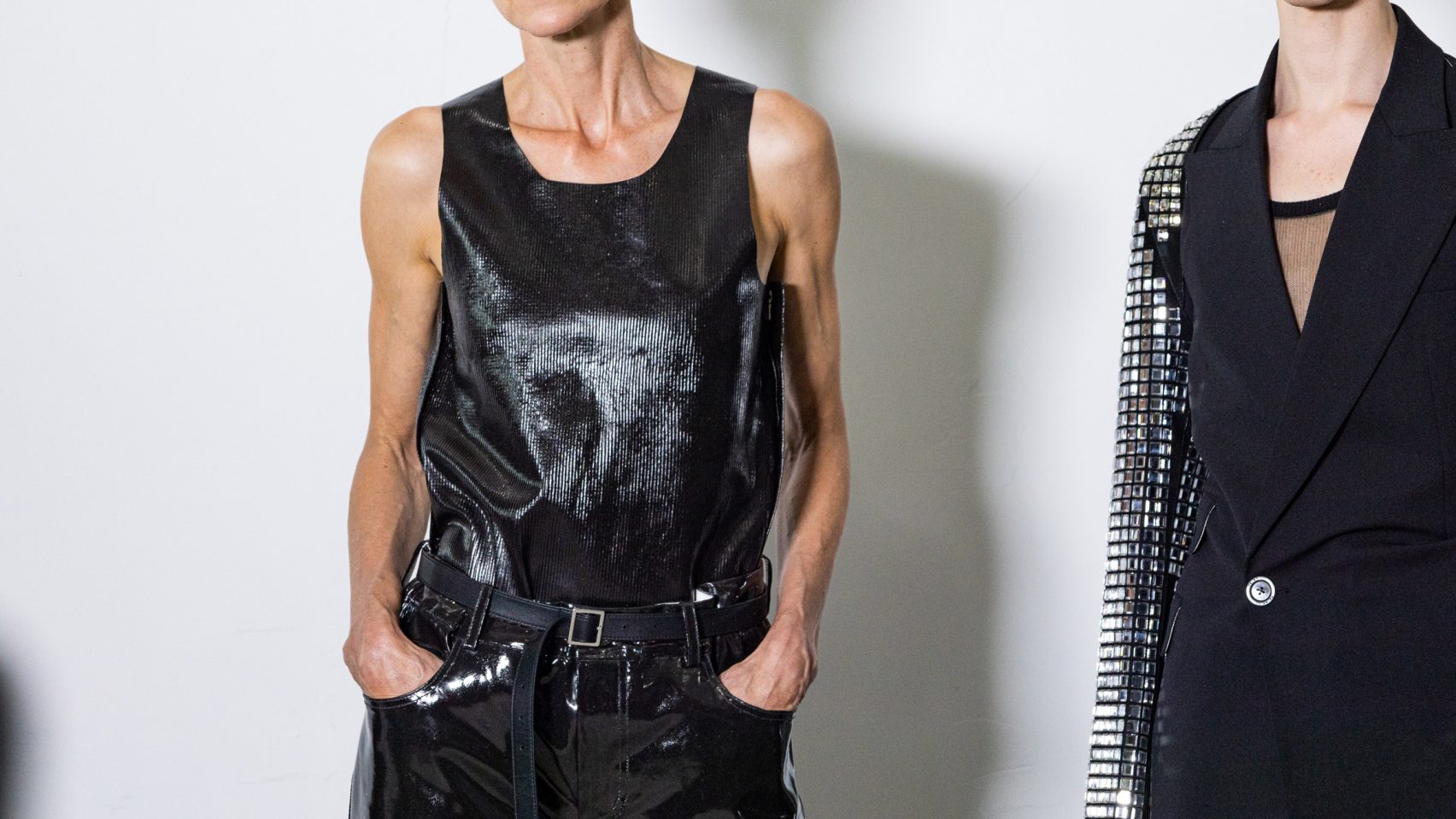 C&aacute;c thiết kế&nbsp;của Peter Do tại&nbsp;Tuần lễ thời trang New York&nbsp;v&agrave;o th&aacute;ng 9/2022 từ chất liệu da vỏ t&ocirc;m của T&ocirc;mTex.