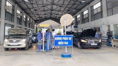 Lack of vehicle registration centers in Hanoi causing overload