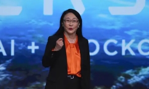 Bà Cher Wang - Chủ tịch, đồng sáng lập và CEO HTC, phát biểu tại Đại hội Thế giới Di động 2023.