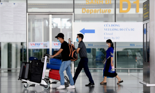 Từ ngày 15/3, Trung Quốc mở lại tour khách đoàn tới Việt Nam 