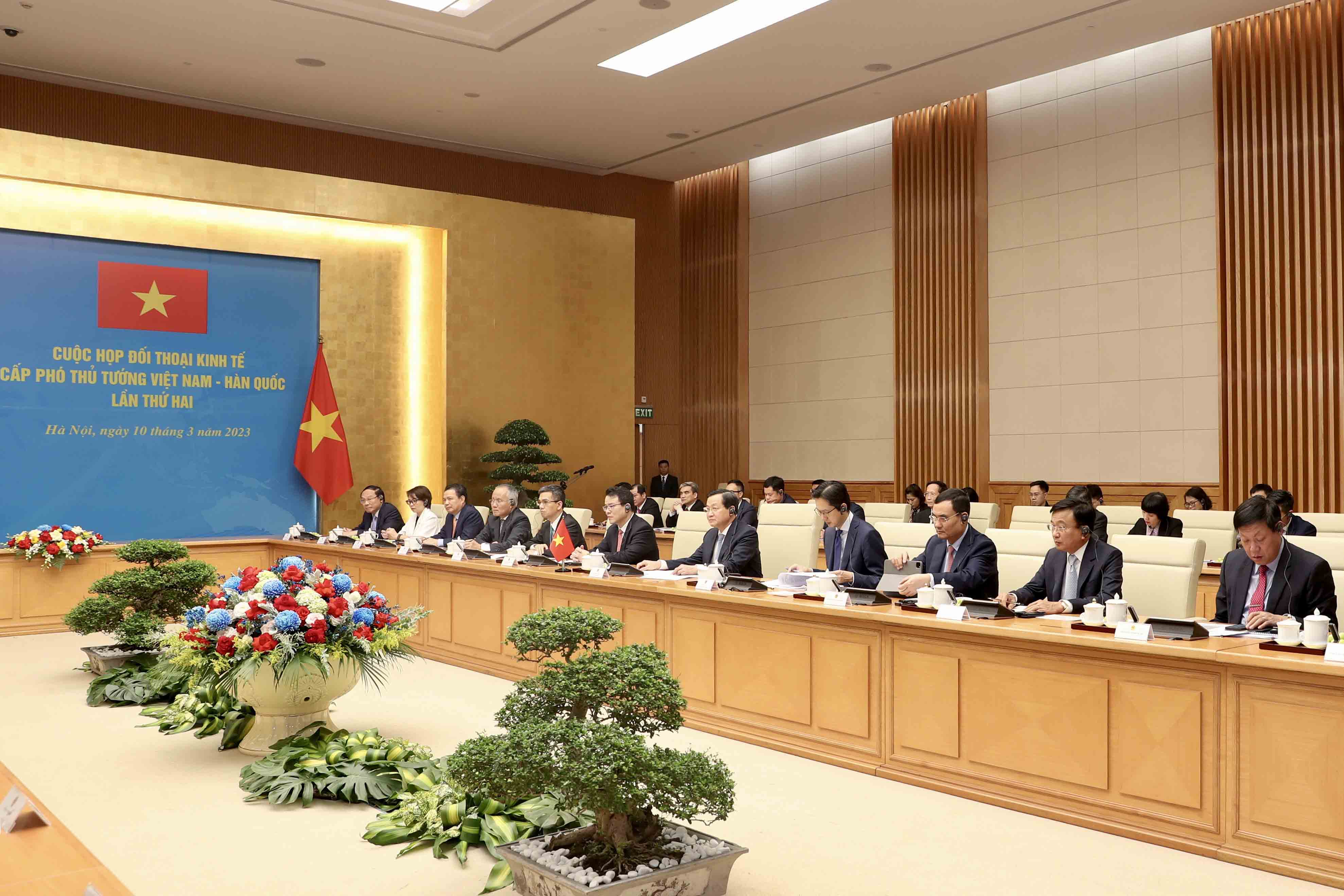 Đoàn Việt Nam tham dự Đối thoại.