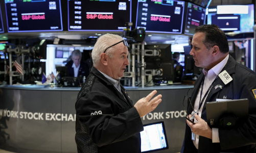 Áp lực lãi suất khiến chứng khoán Mỹ “đỏ lửa”, giá dầu trượt hơn 1%