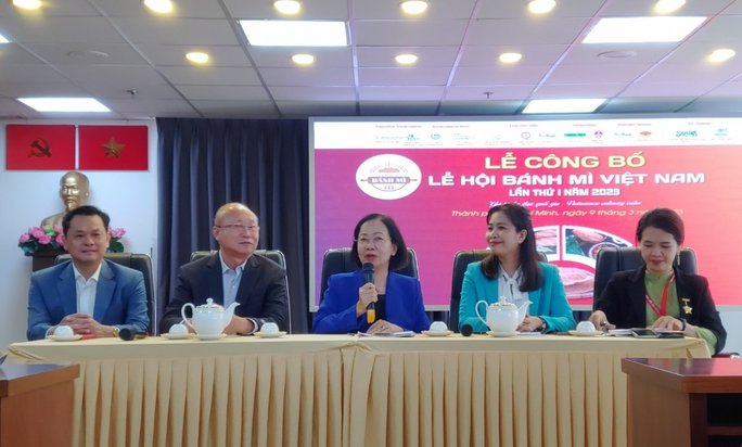 Nguyễn Thị Kh&aacute;nh, Chủ tịch Hiệp hội Du lịch TP.HCM: 