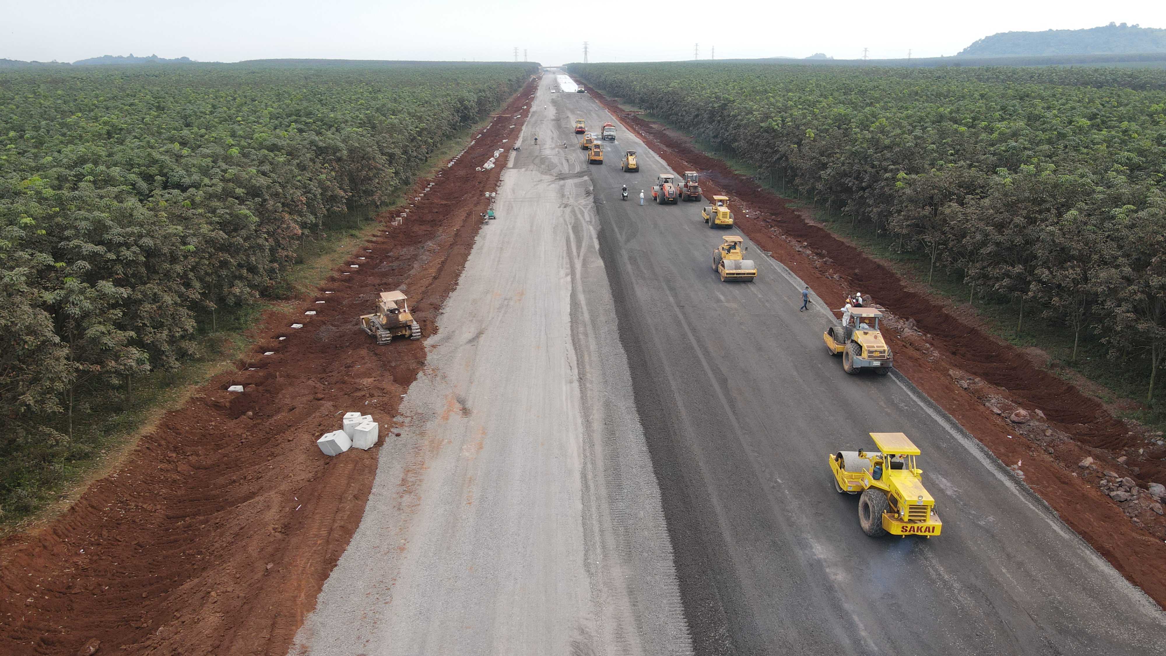 Cao tốc Phan Thiết - Dầu Giây hôm thông xe kỹ thuật vào 31/12/2022. Ảnh: Lê Lâm.