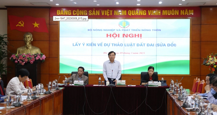 Thứ trưởng Nguyễn Hoàng Hiệp chủ trì hội nghị.