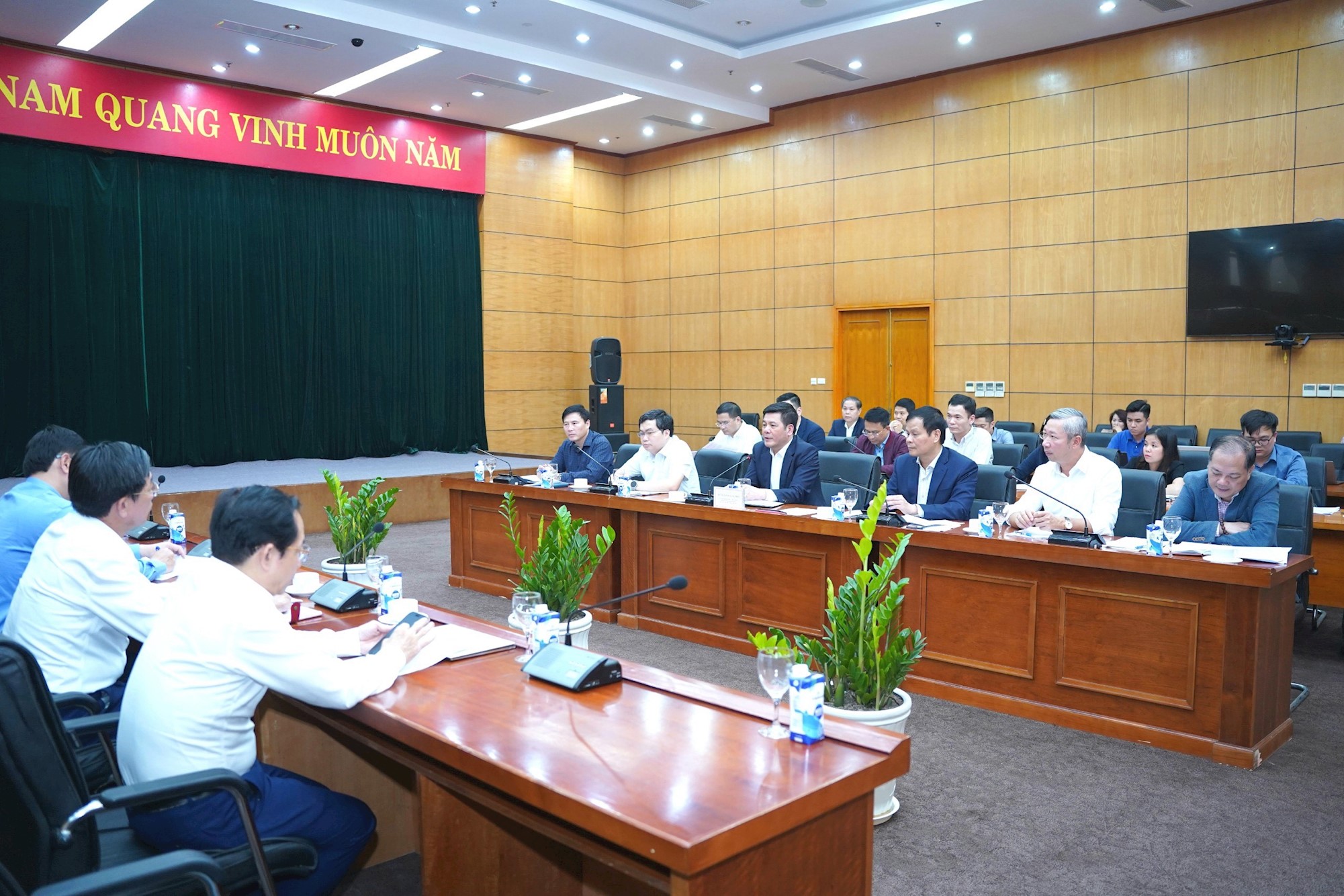 Hội nghị tháo gỡ khó khăn cho thủy điện Hội Xuân do Bộ Công thương chủ trì