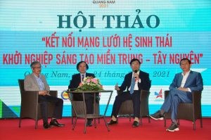 Ông Phạm Ngọc Sinh, Phó giám đốc Sở KH&CN, Trưởng Ban điều hành Khởi nghiệp sáng tạo tỉnh Quảng Nam (người ngồi thứ 2 từ trái sang) tại Hội thảo kết nối mạng lưới hệ sinh thái sáng tạo miền Trung - Tây Ngyên.