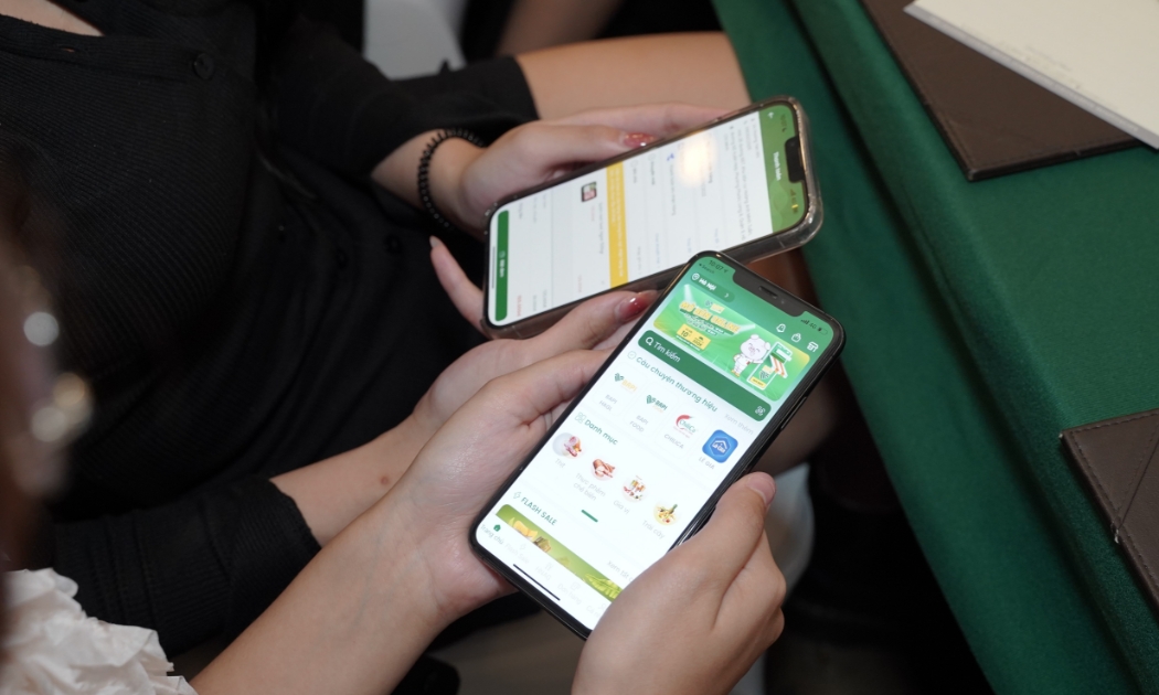 Mua sắm online đã và đang thịnh hành và được nhiều người tiêu dùng chọn lựa.