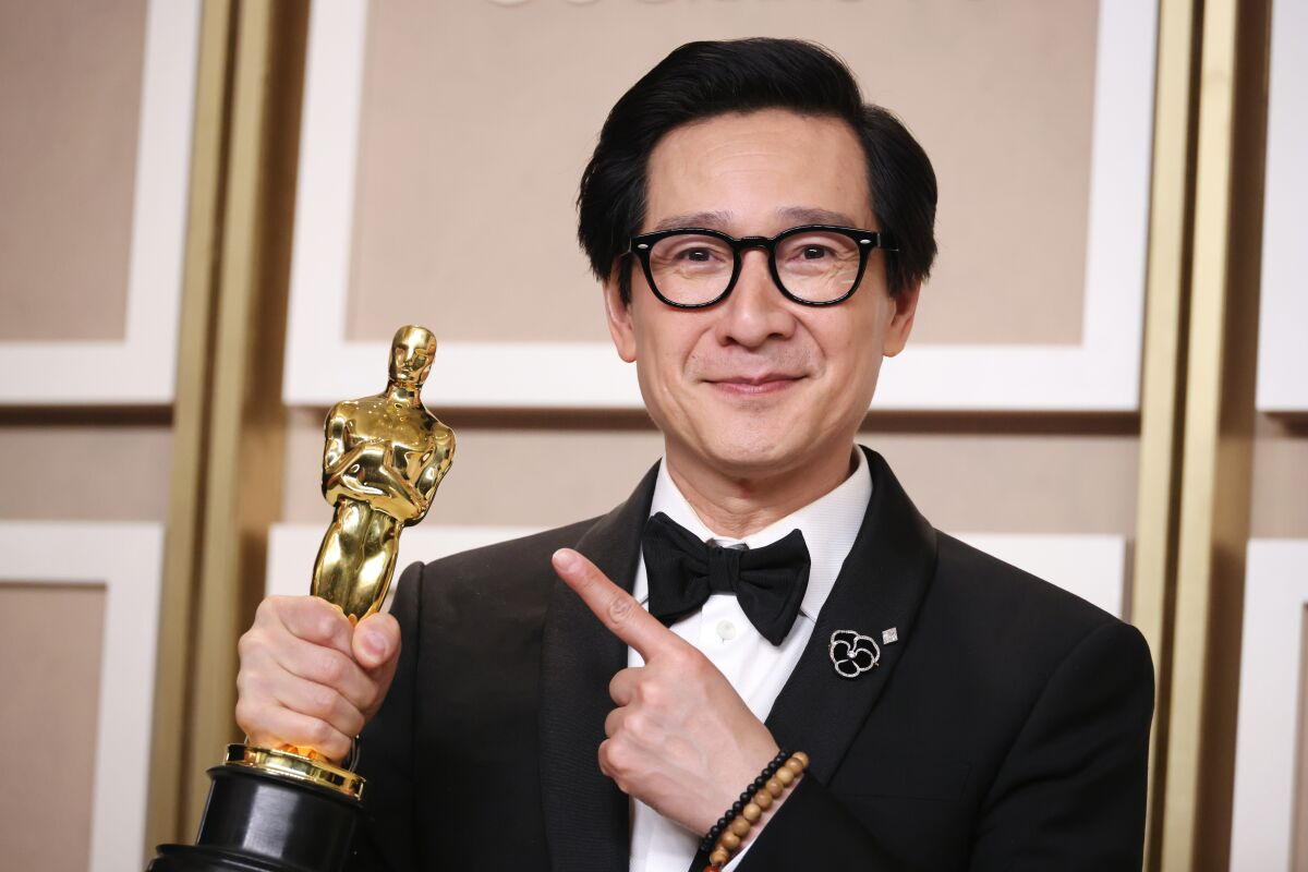 Chiến thắng Oscar 2023, Quan Kế Huy đ&atilde; trở th&agrave;nh sao gốc Việt đầu ti&ecirc;n được xướng t&ecirc;n tại lễ trao giải danh gi&aacute; nhất h&agrave;nh tinh.