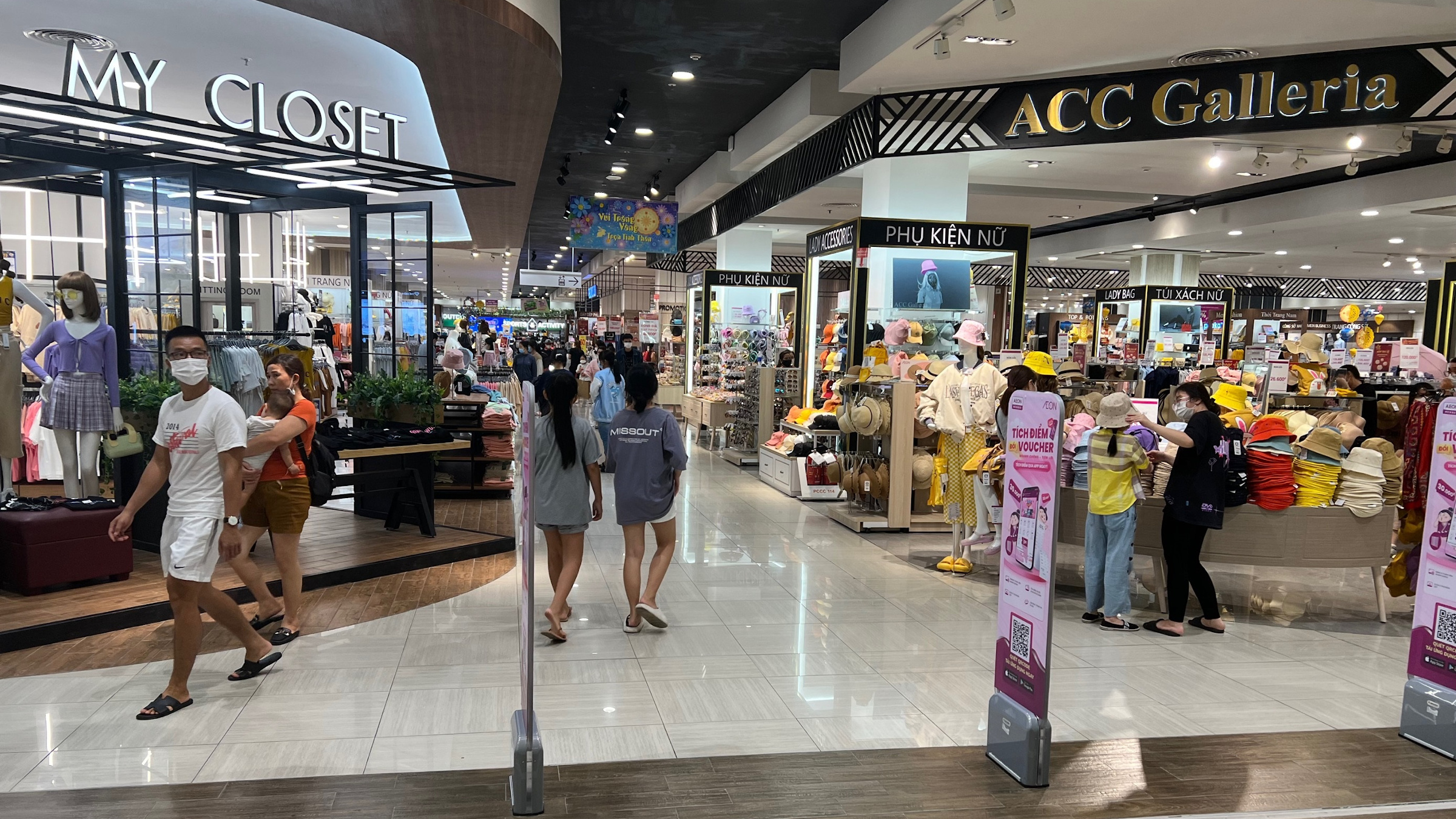 Việc các nhà bán lẻ nước ngoài đổ vốn vào thị trường Việt Nam cũng thôi thúc các doanh nghiệp Việt tìm hướng để cạnh tranh.
