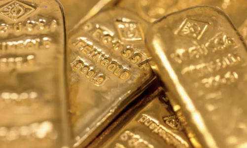 Giá vàng thế giới bùng nổ qua 1.900 USD/oz, trong nước vượt 67 triệu đồng/lượng