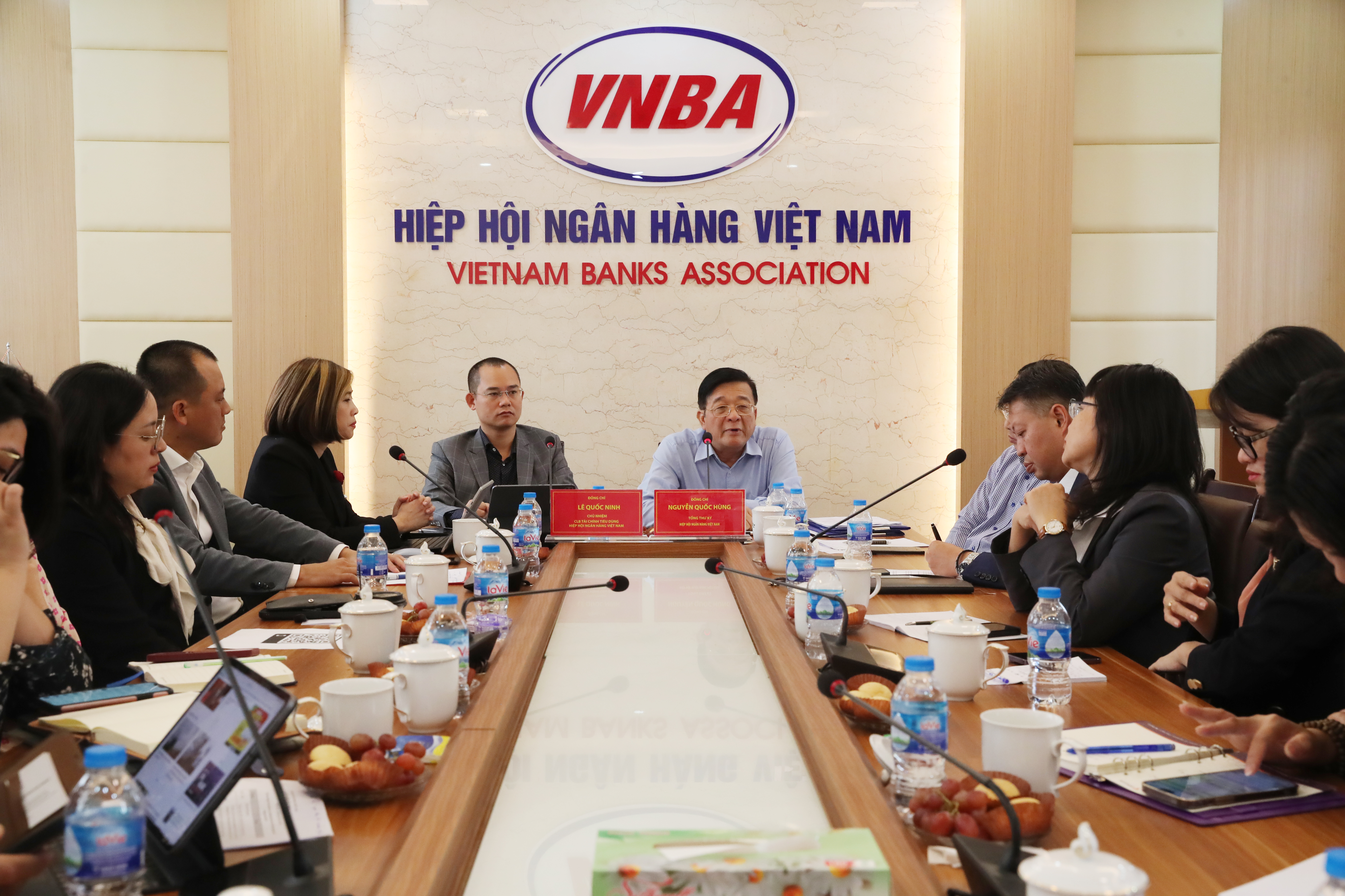 Toàn cảnh cuộc họp.