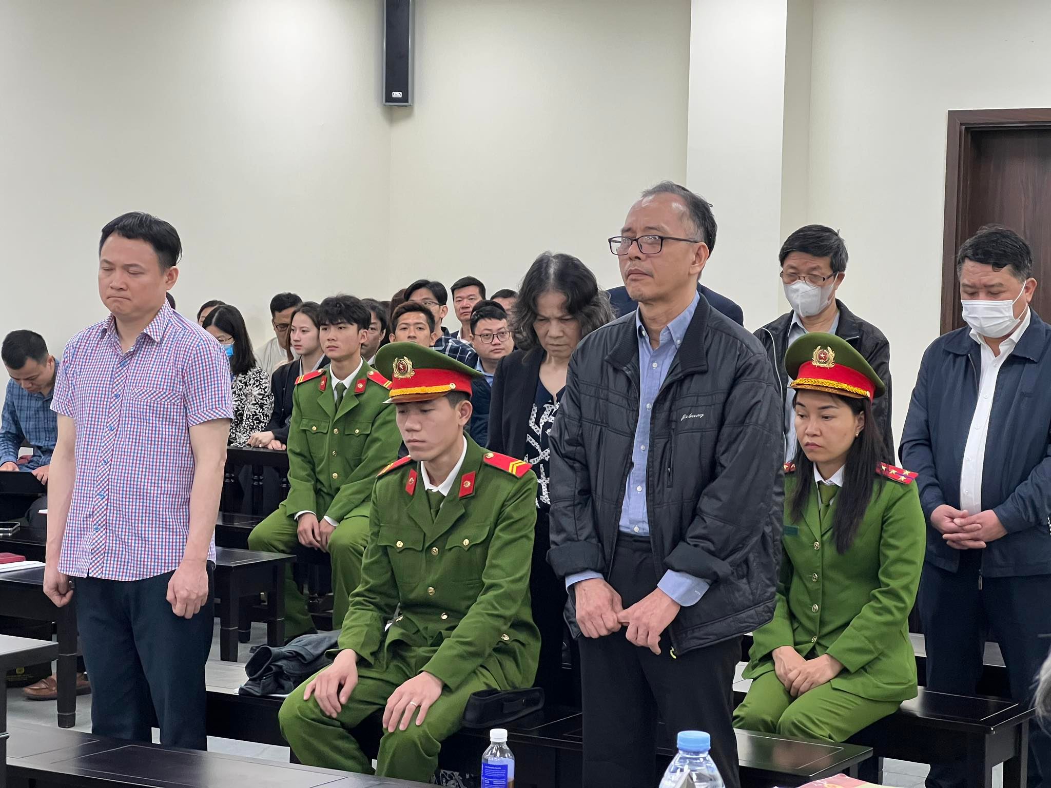 Các bị cáo tại tòa.