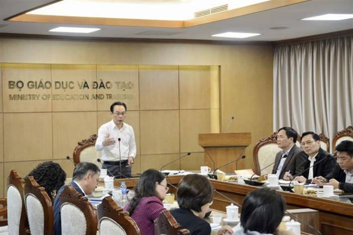 Thứ trưởng Hoàng Minh Sơn chủ trì cuộc họp.