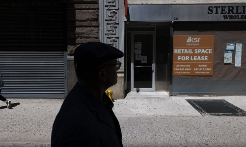 Suy thoái kinh tế ở Mỹ có thể đến sớm do biến cố sụp đổ ngân hàng?