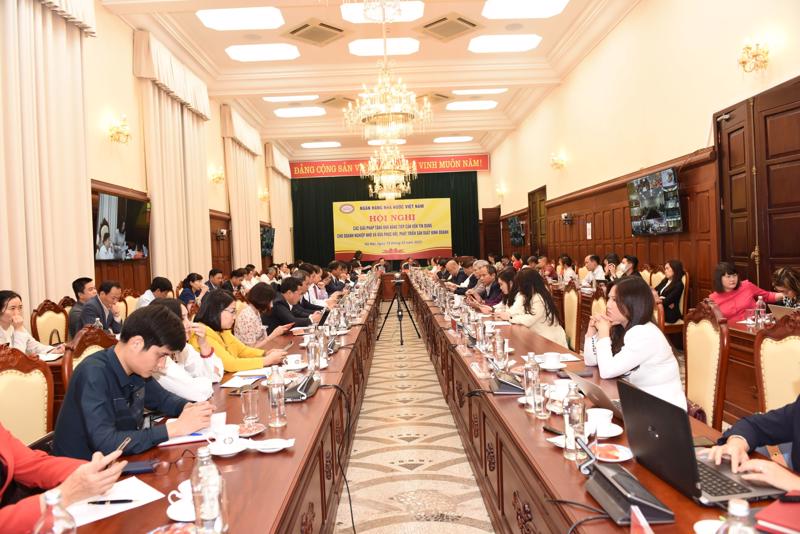 Conference participants proposed measures to help SMEs gain access to loans.