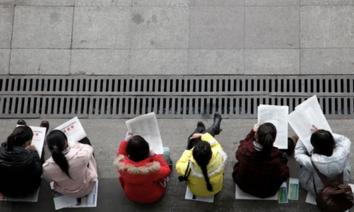 Trung Quốc tuyển 200.000 công chức, gần 8 triệu người nộp hồ sơ