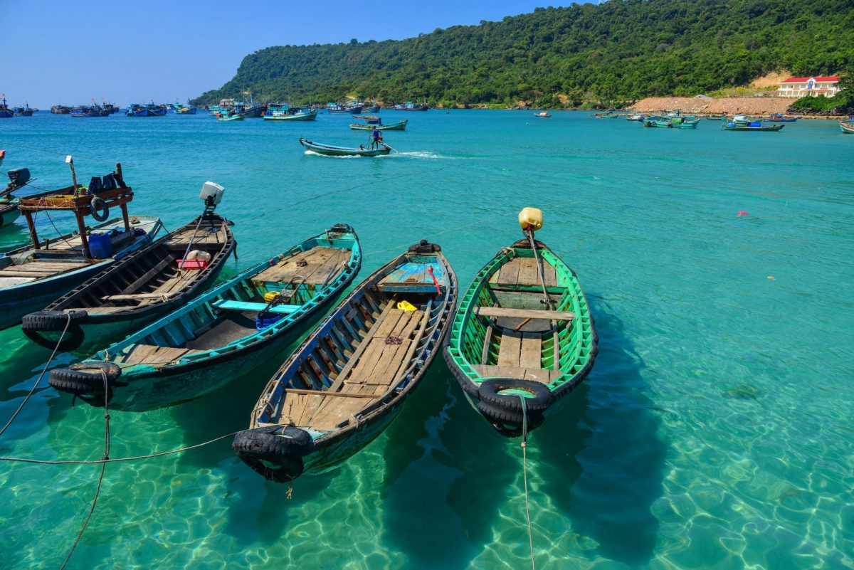 Gi&aacute; v&eacute; m&aacute;y bay ở mức cao khiến Ph&uacute; Quốc c&oacute; thể sẽ vắng kh&aacute;ch hơn mọi năm trong dịp lễ 20/4 tới đ&acirc;y.