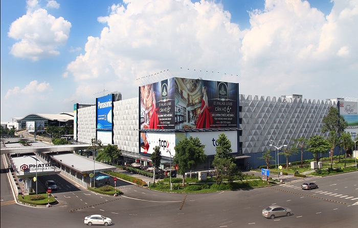 Nhà giữ xe TCP sân bay Tân Sơn Nhất thay đổi thu cước phí taxi truyền thống gây phản ứng của giới taxi.