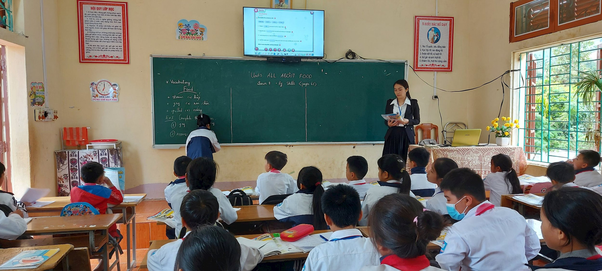 Giờ học tại Trường THCS Chiềng Khoong huyện Sông Mã, tỉnh Sơn La